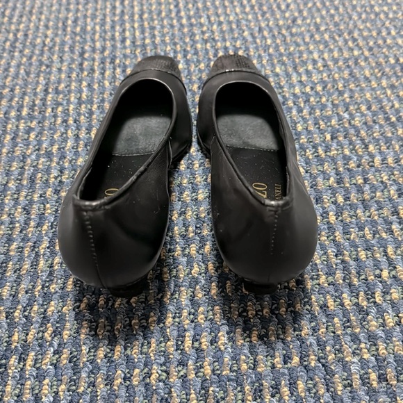 Mezzo by Vaneli leather cap toe pumps with kitten heels. Size 7.5 M. EUC - Picture 3 of 7